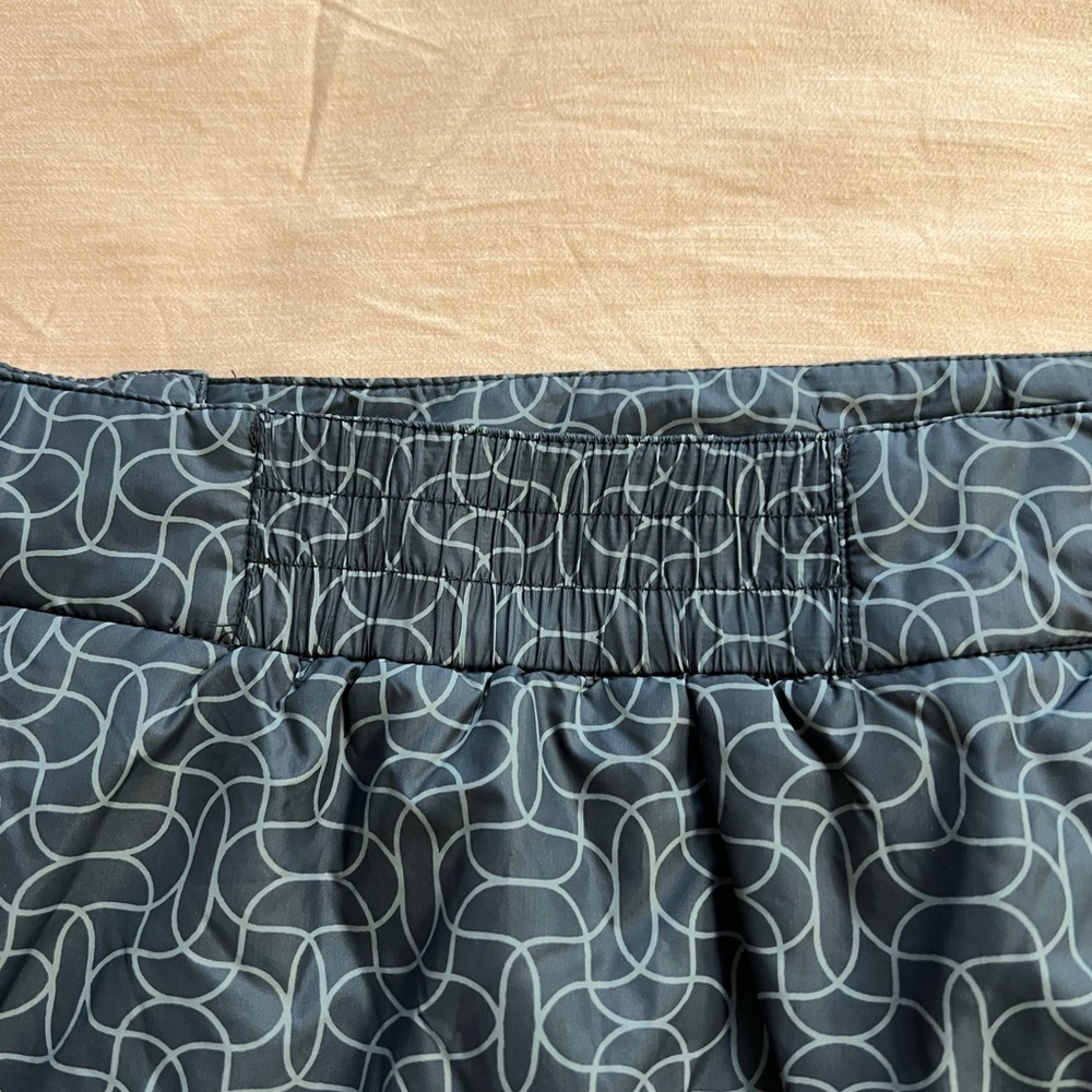 MOUNTAIN HARDWEAR Trekkin Insulated Thermal Nylon Quilted Mini Skirt Sz L - Picture 3 of 6